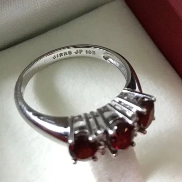 Birks Vintage 14k White Gold Triple Garnets with Diamonds Accent Ring - Picture 4 of 9